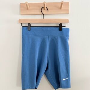 Nike Sportswear Classic High Waisted 8” Biker Shorts